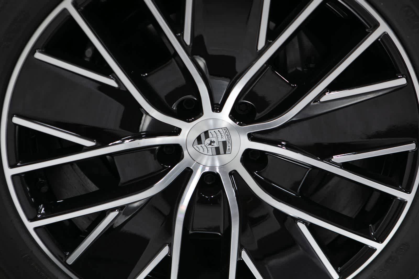 New 2026 Porsche Macan Electric RWD image 11