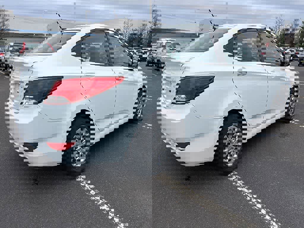 Used 2016 Hyundai Accent SE w/ Option Group 02 image 4