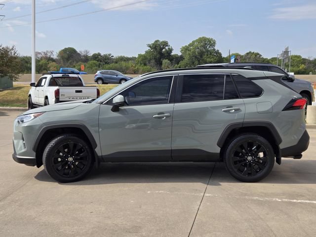Used 2021 Toyota RAV4 XLE Premium FWD image 3