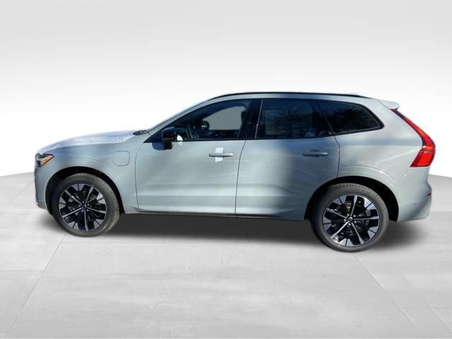 New 2026 Volvo XC60 T8 Plus w/ Climate Package AWD/4WD image 4