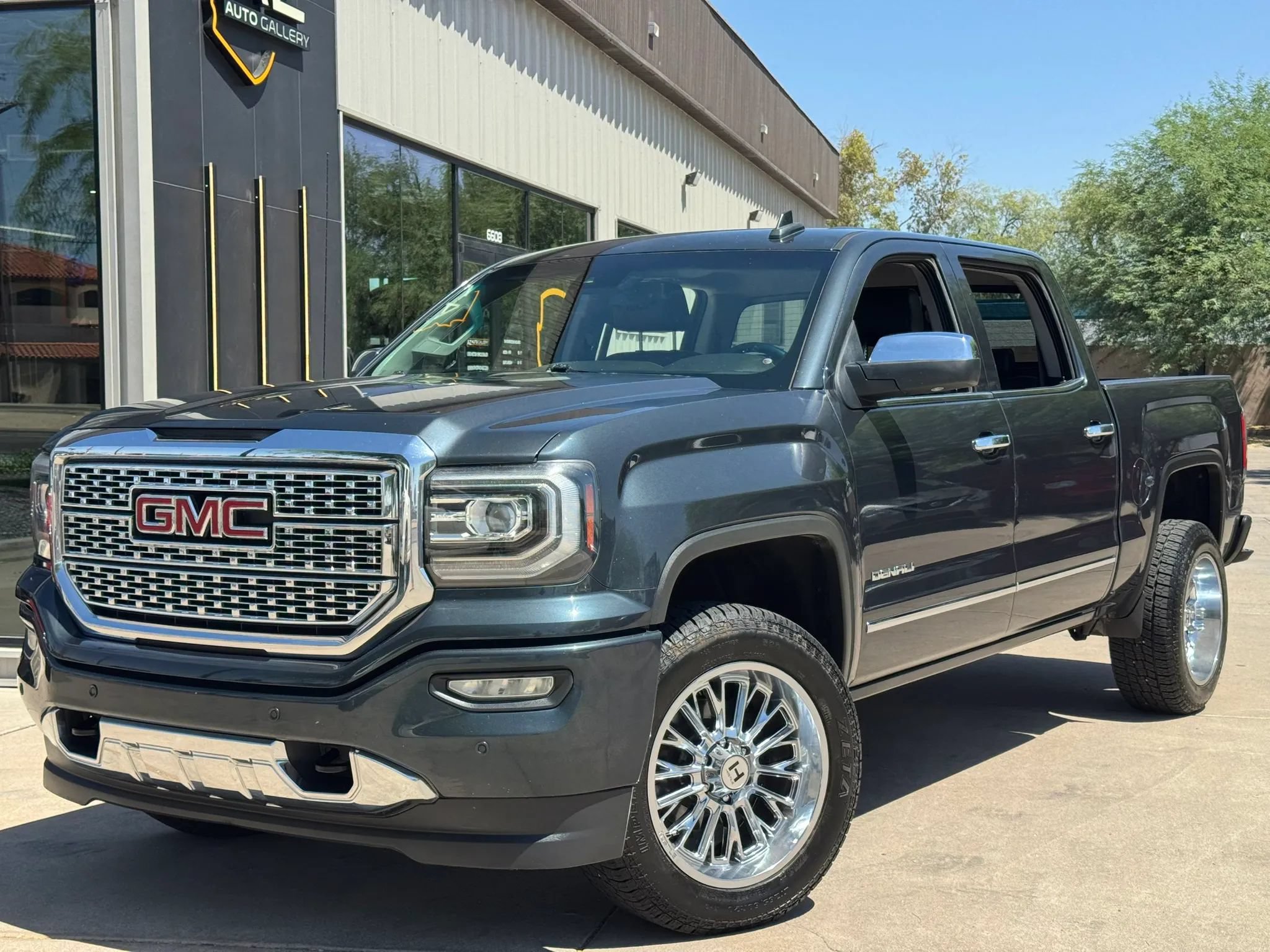 Used 2017 GMC Sierra 1500 Denali AWD/4WD image 1