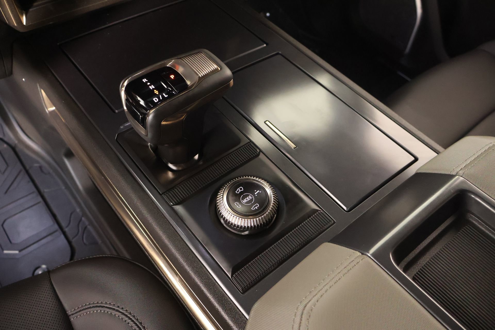 Used 2024 GMC Hummer EV 2X w/ LPO, Illumination Package image 8