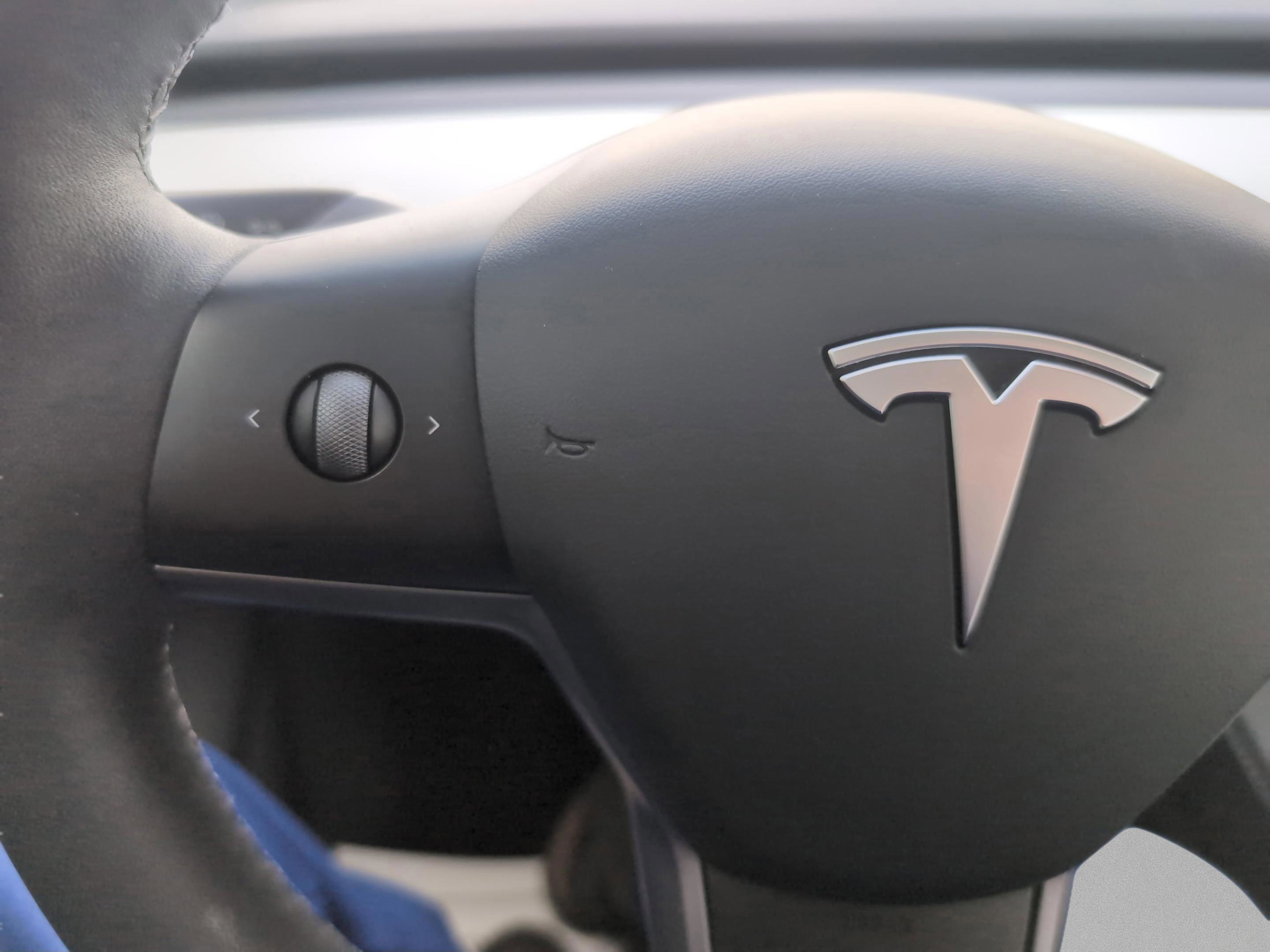 Used 2023 Tesla Model Y Long Range image 25