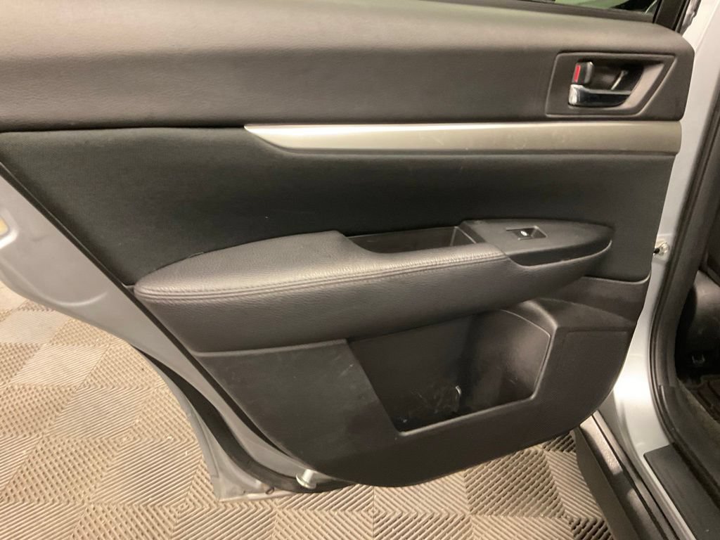 Used 2013 Subaru Outback 2.5i Premium AWD/4WD image 26