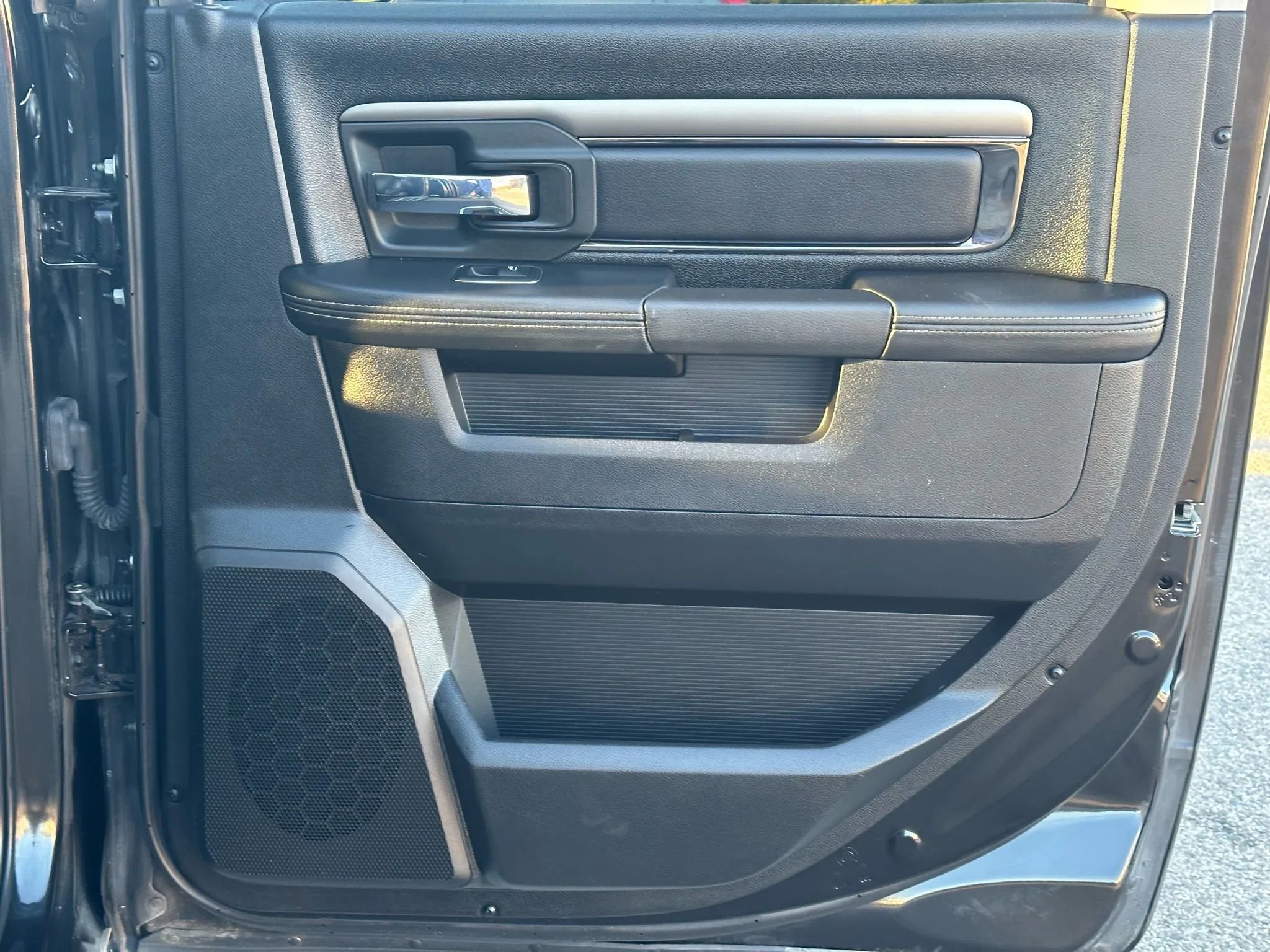 Used 2018 RAM 1500 Sport w/ Sport Premium Group image 31