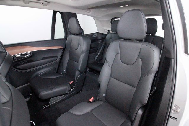 Certified 2025 Volvo XC90 B6 Plus w/ Protection Package Premier image 29