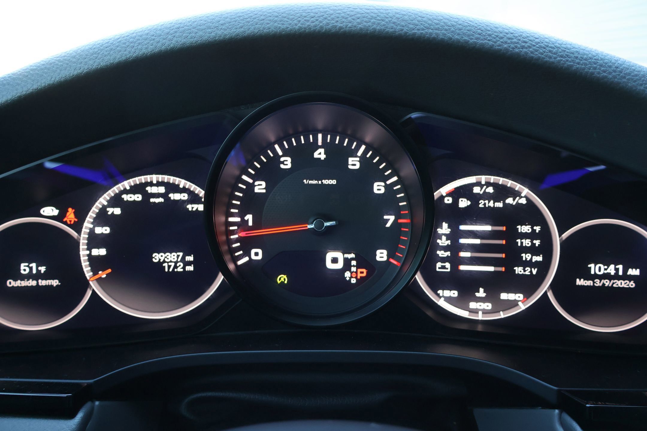 Certified 2023 Porsche Cayenne Platinum Edition image 17