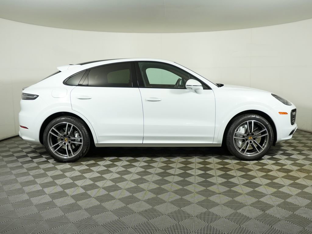 Certified 2023 Porsche Cayenne Turbo AWD/4WD image 8