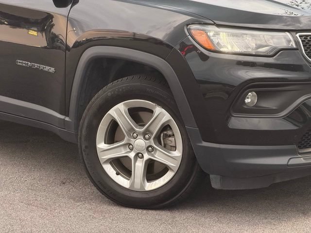 Used 2024 Jeep Compass Latitude AWD/4WD image 2
