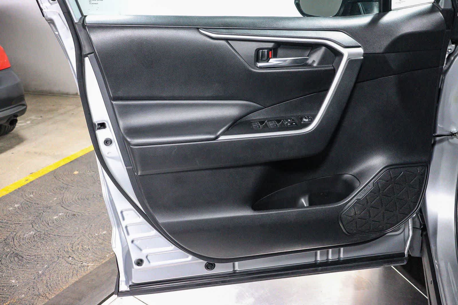 Certified 2024 Toyota RAV4 XLE FWD image 22