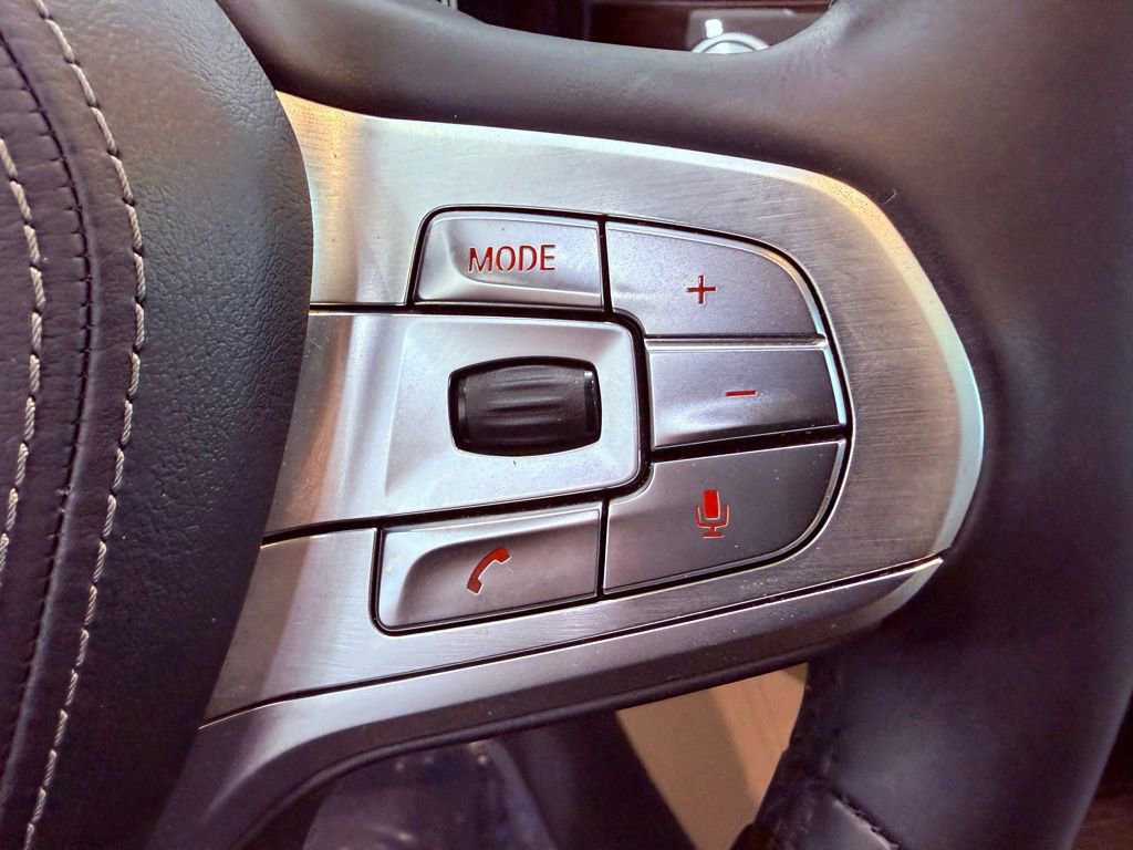 Used 2017 BMW 750i xDrive image 25