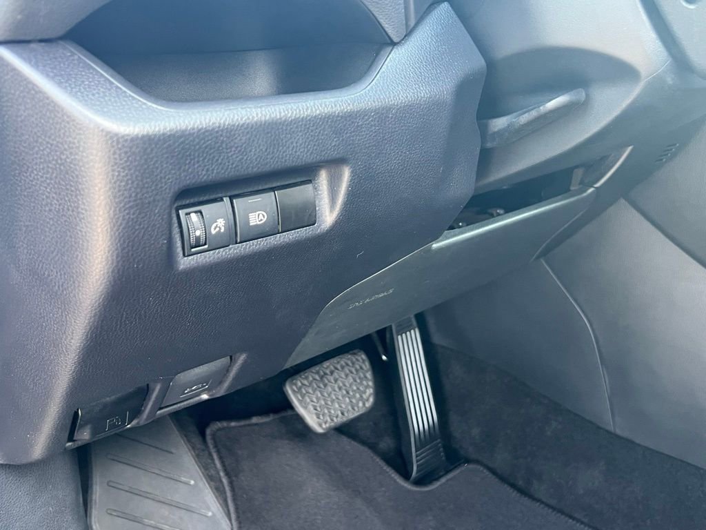 Used 2024 Toyota RAV4 LE AWD/4WD image 14