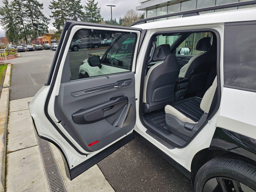 Used 2024 Kia EV9 GT-Line image 16