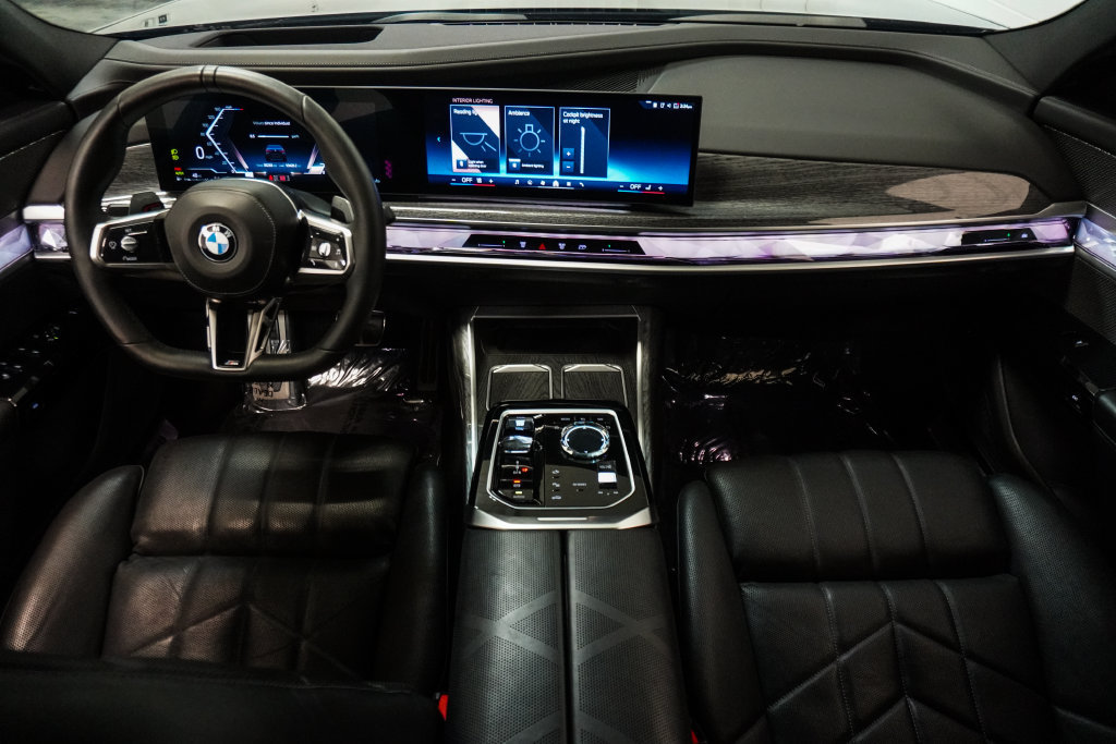 Used 2023 BMW 760i xDrive w/ Executive Package AWD/4WD image 14