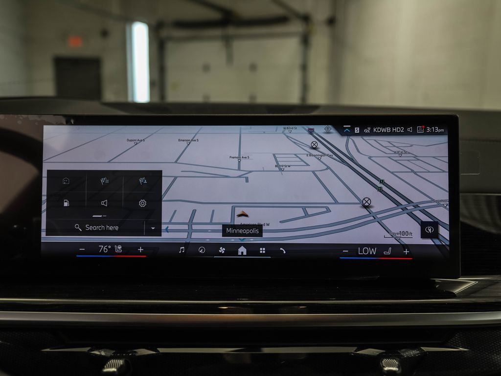 Used 2026 BMW X7 xDrive40i w/ M Sport Package image 15