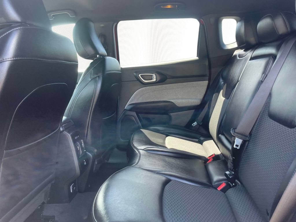 Used 2023 Jeep Compass Latitude w/ Convenience Group AWD/4WD image 9