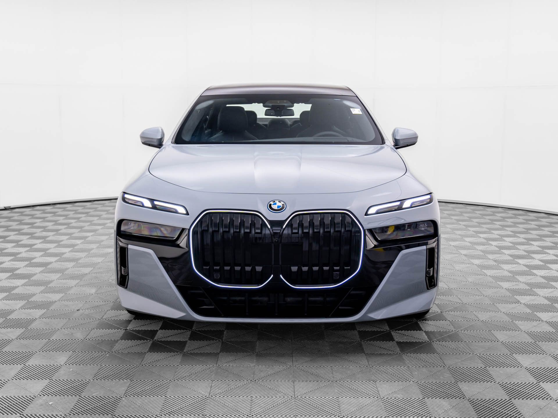 Certified 2025 BMW i7 xDrive60 image 9