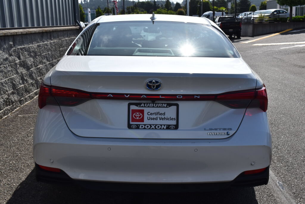 Certified 2019 Toyota Avalon Limited w/ Advanced Safety Package FWD image 6
