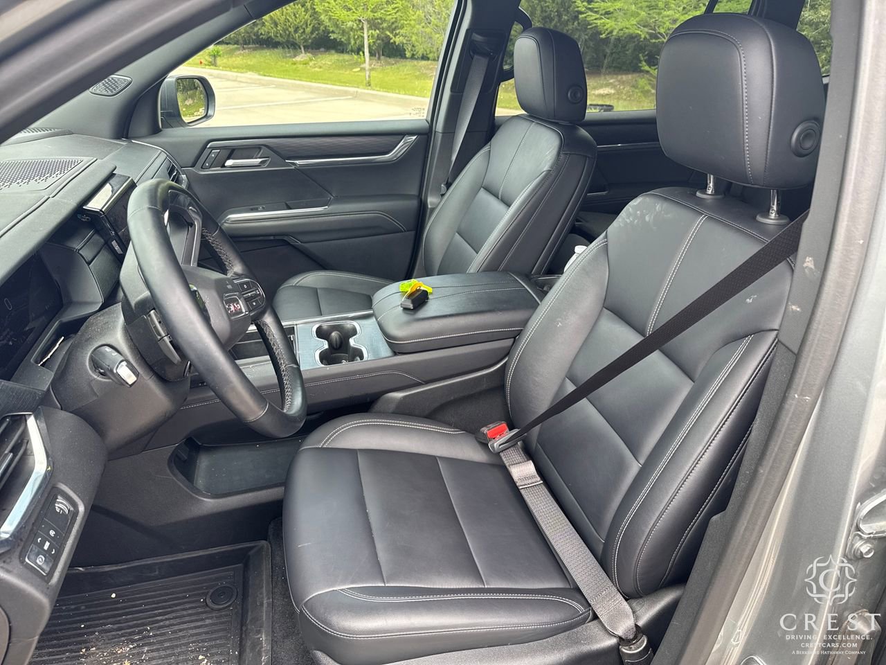 Used 2024 GMC Acadia Elevation image 12