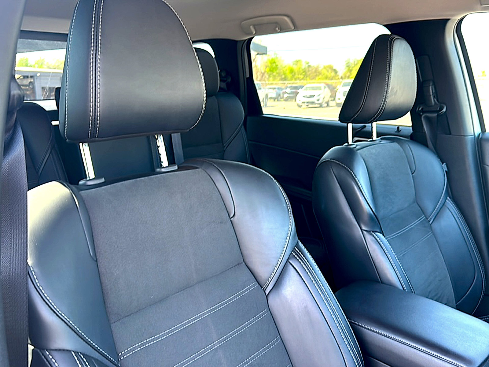 Used 2024 Mitsubishi Outlander SE FWD image 25