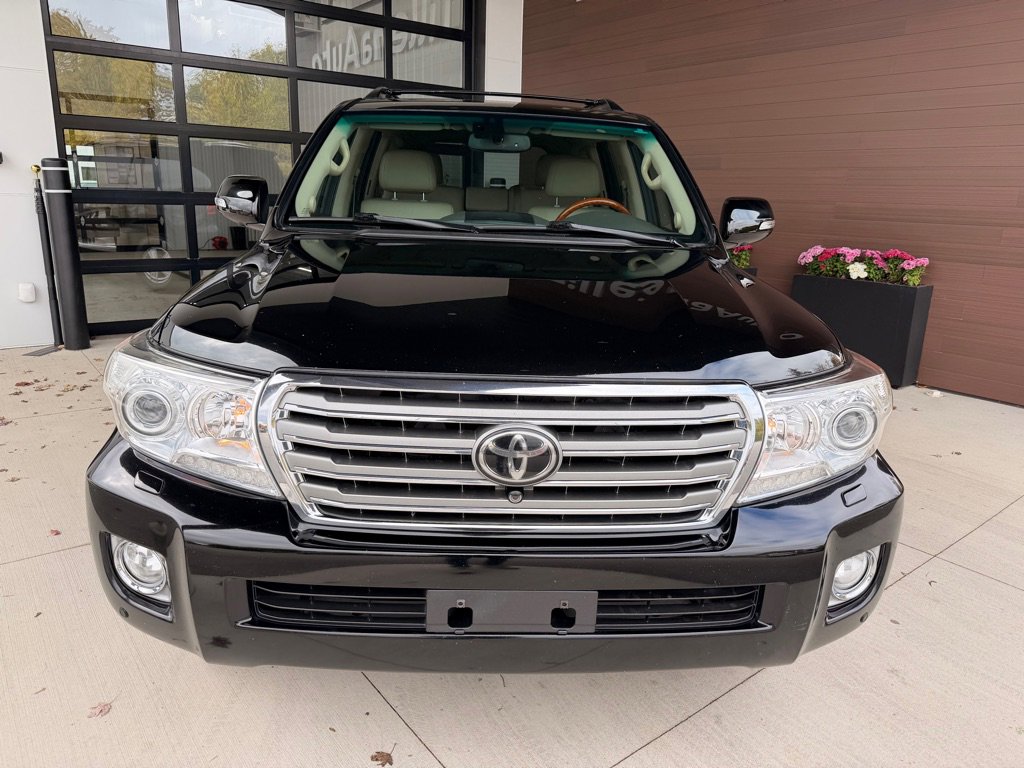 Used 2015 Toyota Land Cruiser image 2