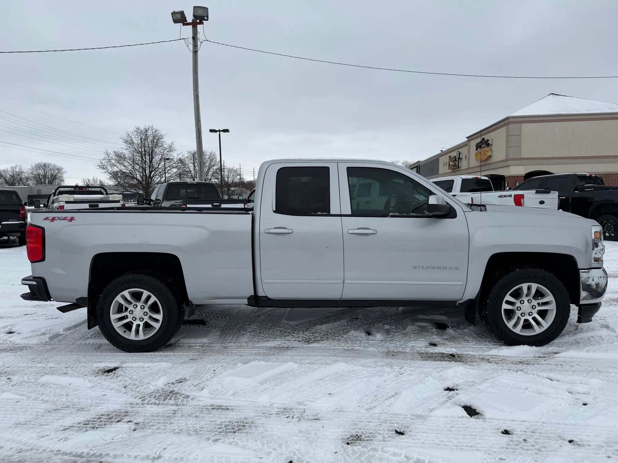 Used 2017 Chevrolet Silverado 1500 LT w/ All Star Edition image 4