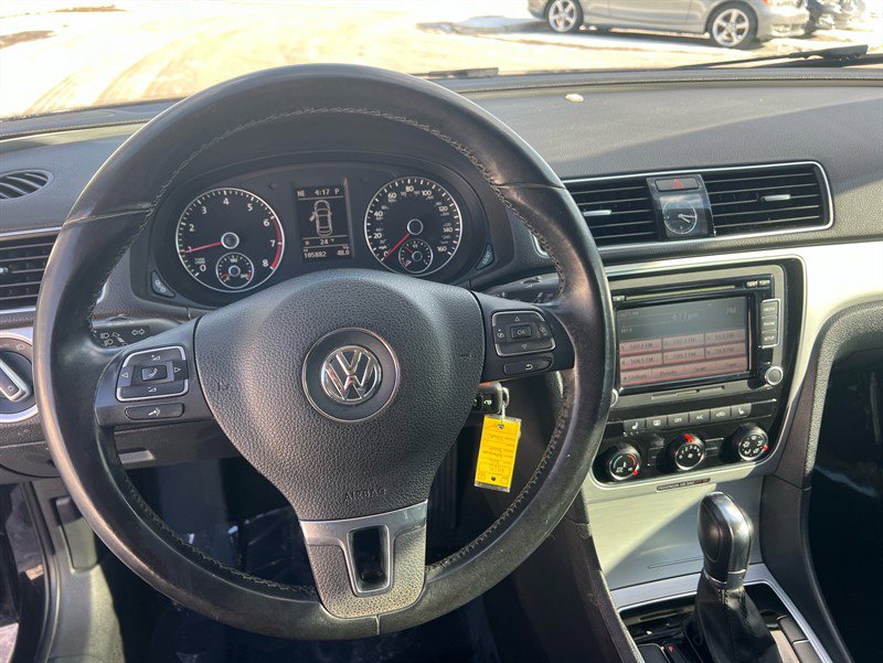 Used 2013 Volkswagen Passat 2.5 SE image 28