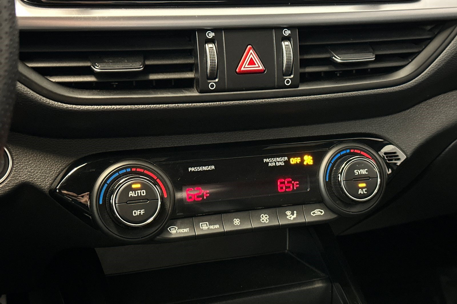 Used 2022 Kia Forte GT-Line w/ GT-Line Technology Package FWD image 29