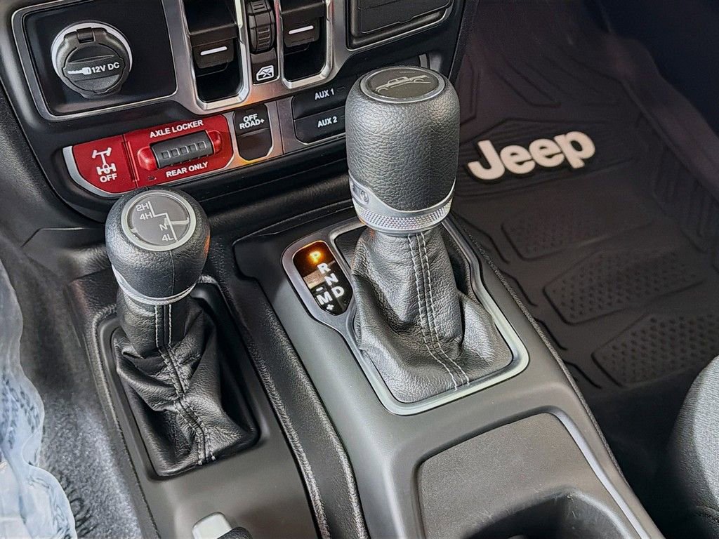 Used 2025 Jeep Gladiator Mojave image 33