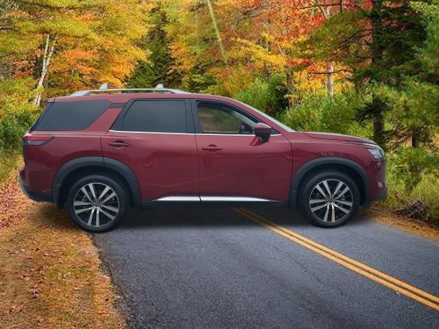 Certified 2025 Nissan Pathfinder Platinum w/ Black Appearance Package AWD/4WD image 8
