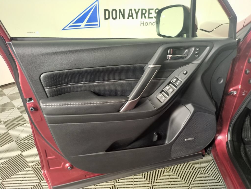 Used 2018 Subaru Forester 2.5i Touring AWD/4WD image 10