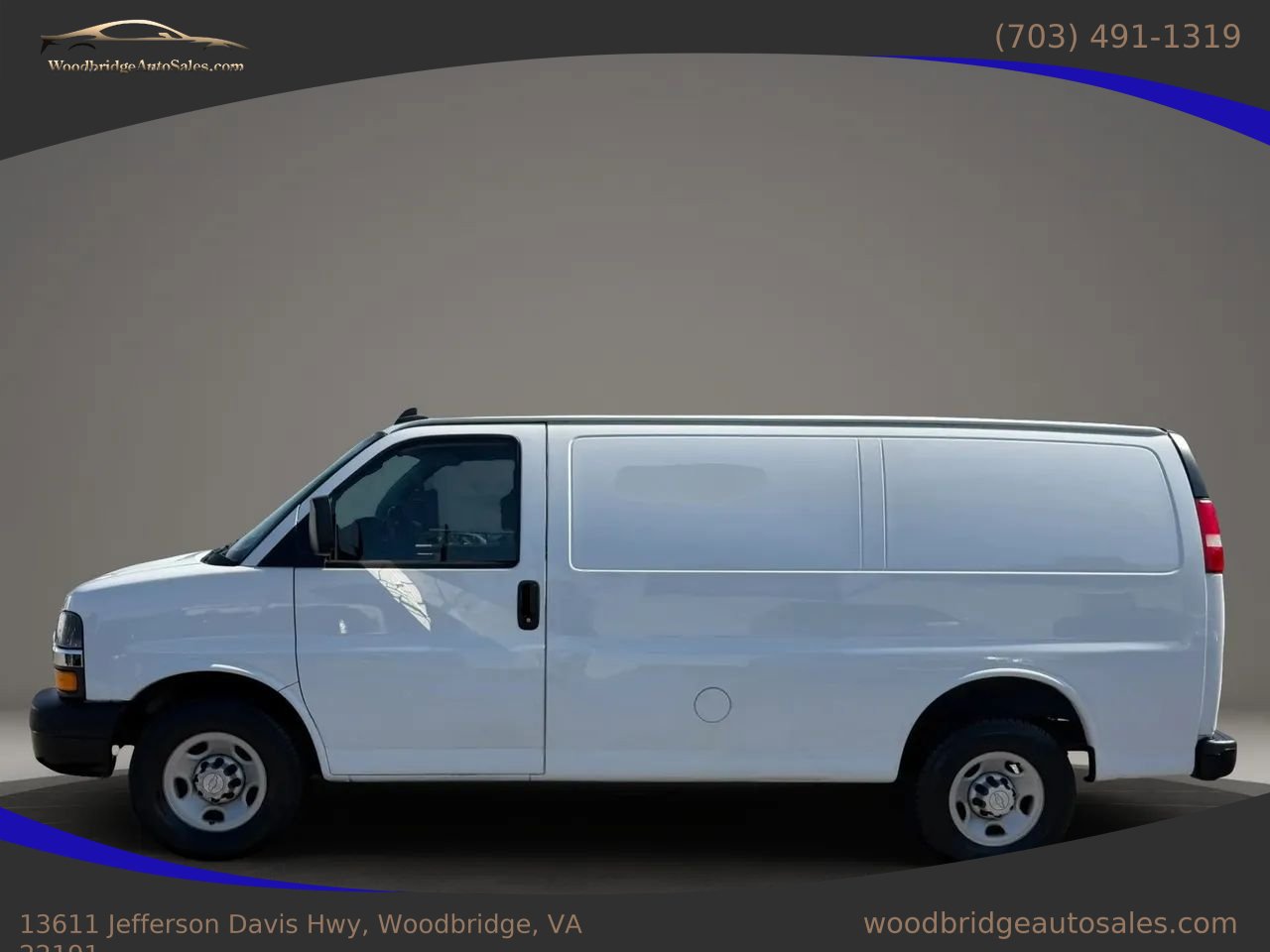 Used 2019 Chevrolet Express 2500 w/ Communications Package RWD image 3