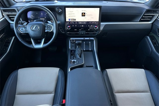 Used 2025 Lexus GX 550 image 14