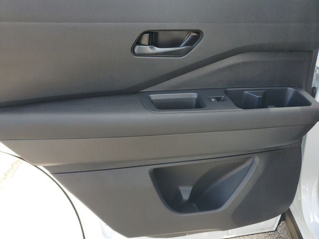 Used 2026 Nissan Pathfinder SV FWD image 15