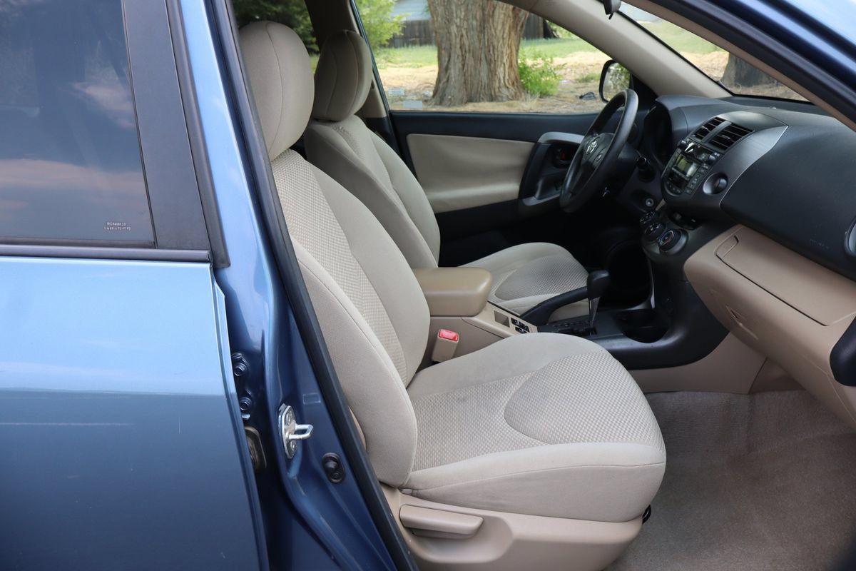 Used 2011 Toyota RAV4 4WD w/ Upgrade Value Pkg image 23