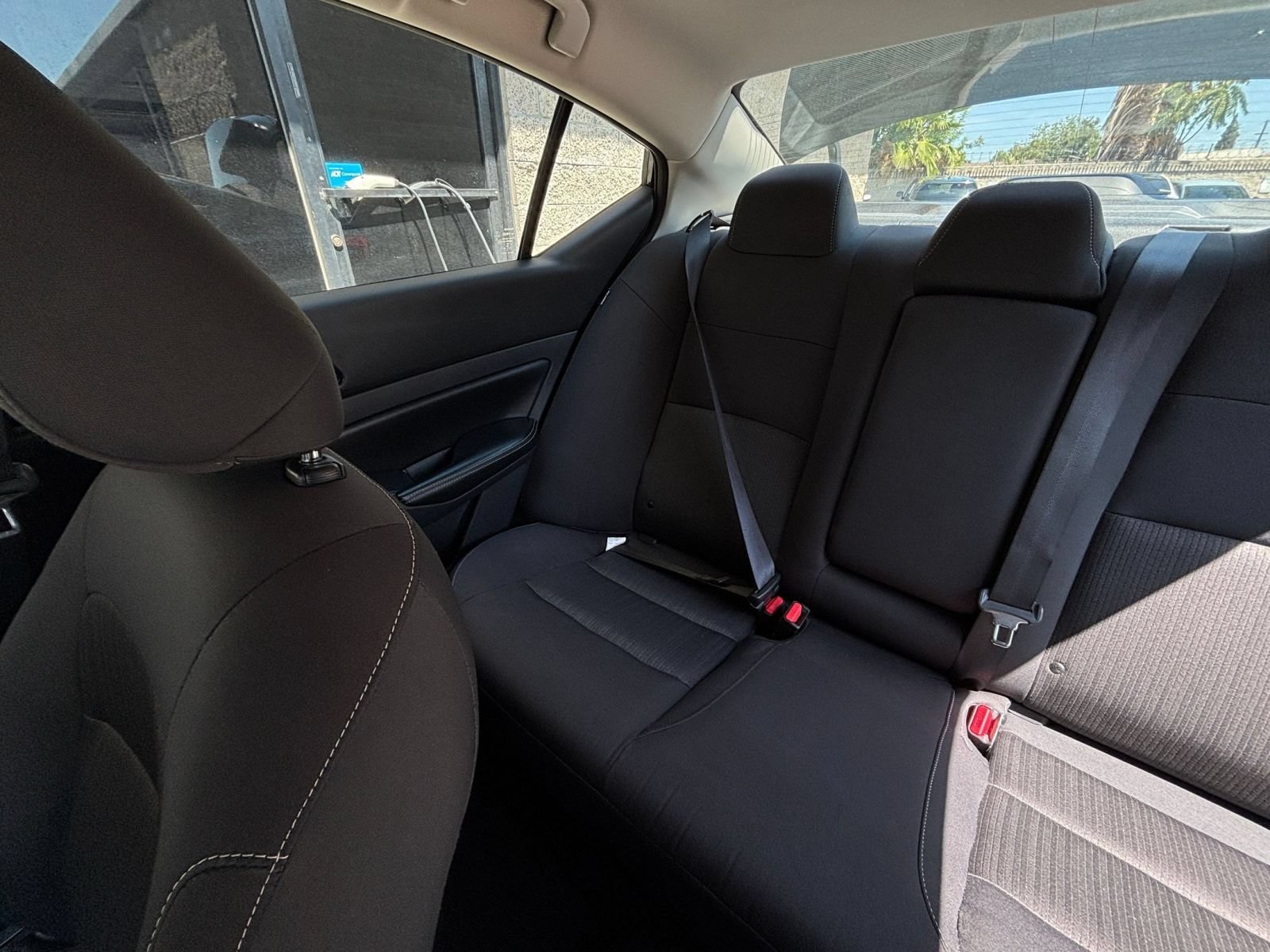 Used 2025 Nissan Altima 2.5 SV FWD image 39