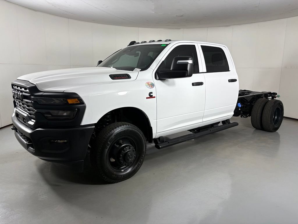 New 2026 RAM 3500 Tradesman AWD/4WD image 4