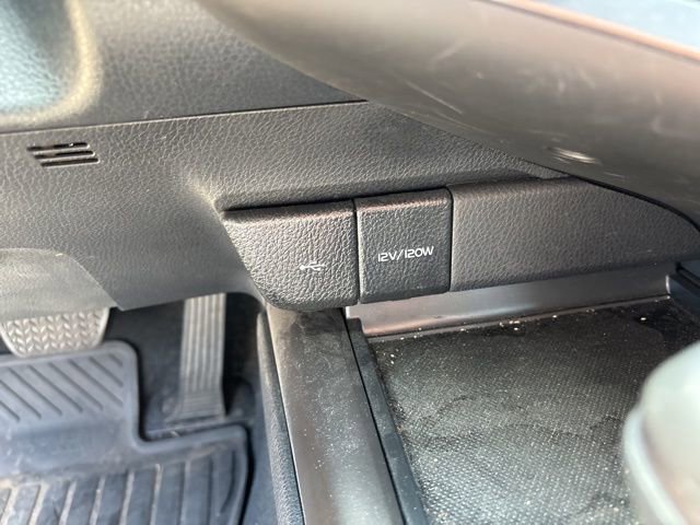 Used 2024 Toyota Camry SE image 18