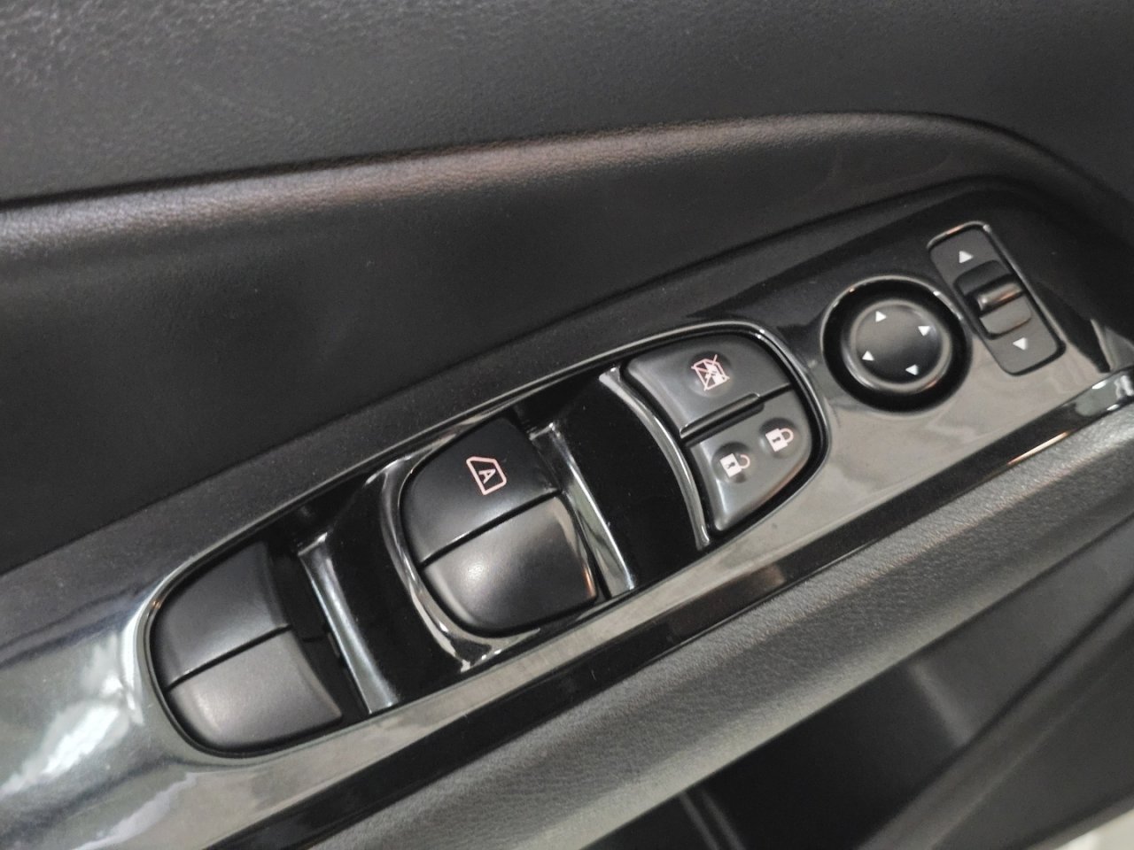 Used 2024 Nissan Altima 2.5 SR image 23