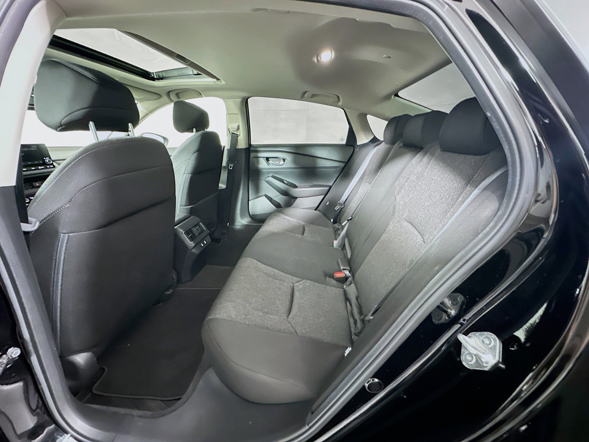 Used 2025 Honda Accord SE image 27