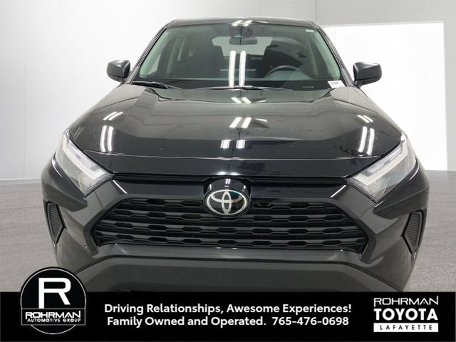 Used 2024 Toyota RAV4 LE AWD/4WD image 10