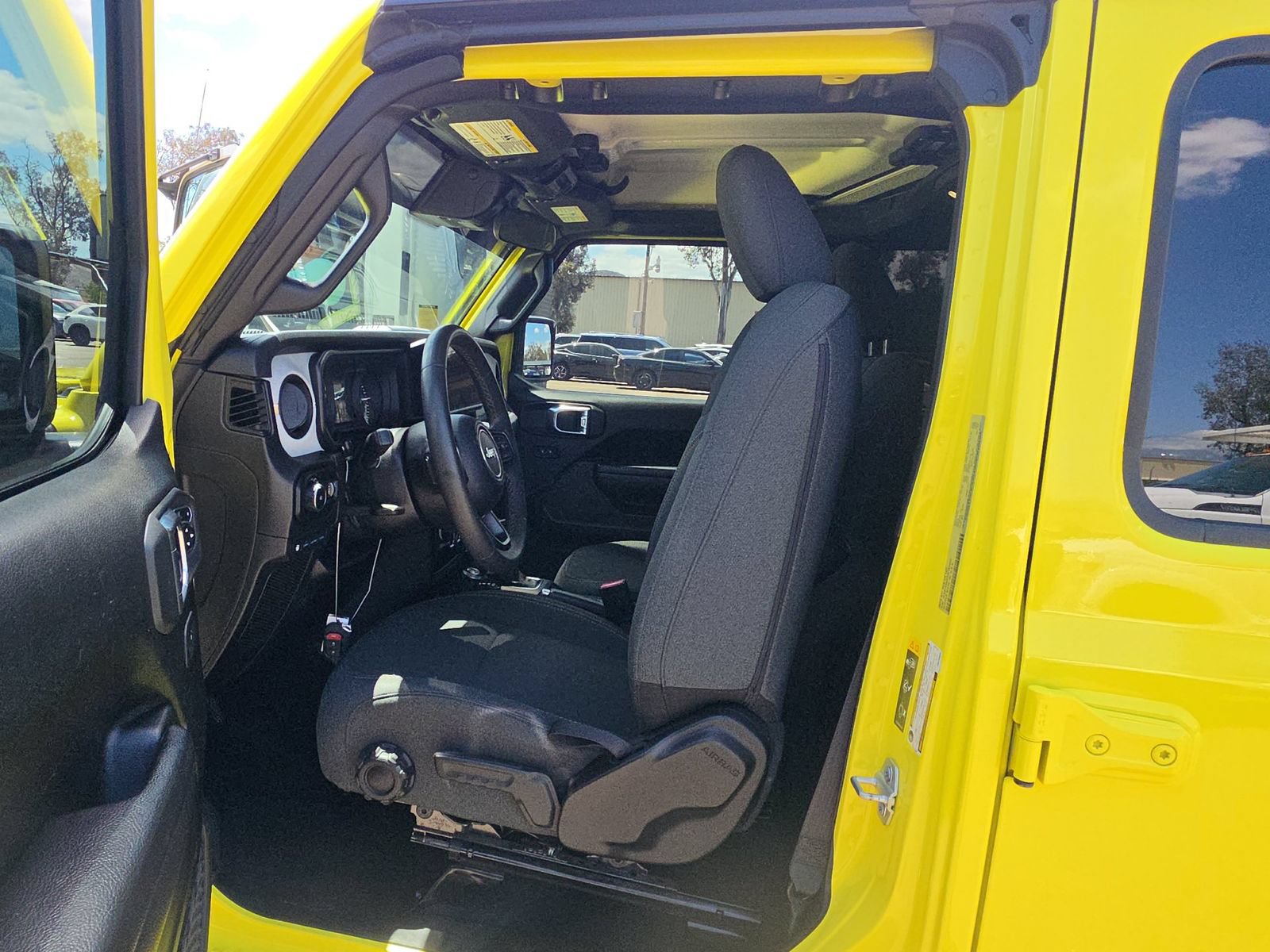 Used 2024 Jeep Wrangler Unlimited AWD/4WD image 11