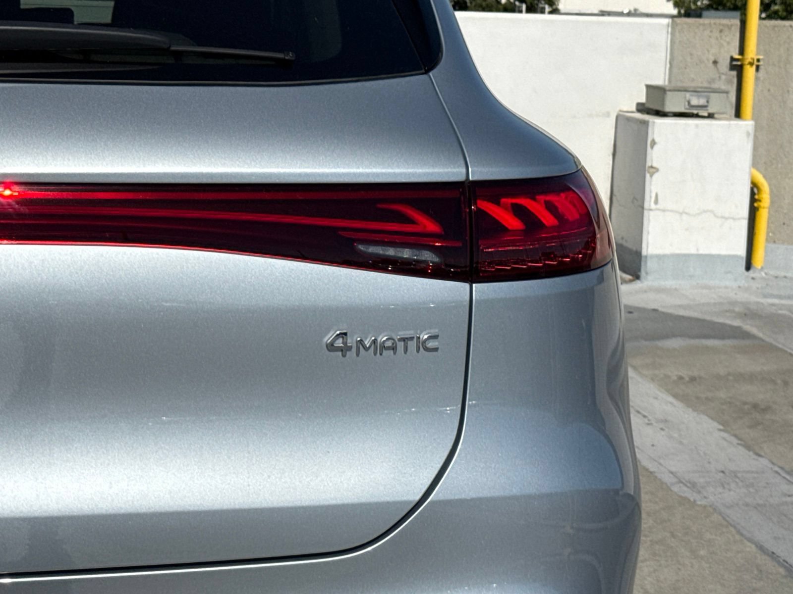 New 2026 Mercedes-Benz EQS 400 4MATIC SUV image 11