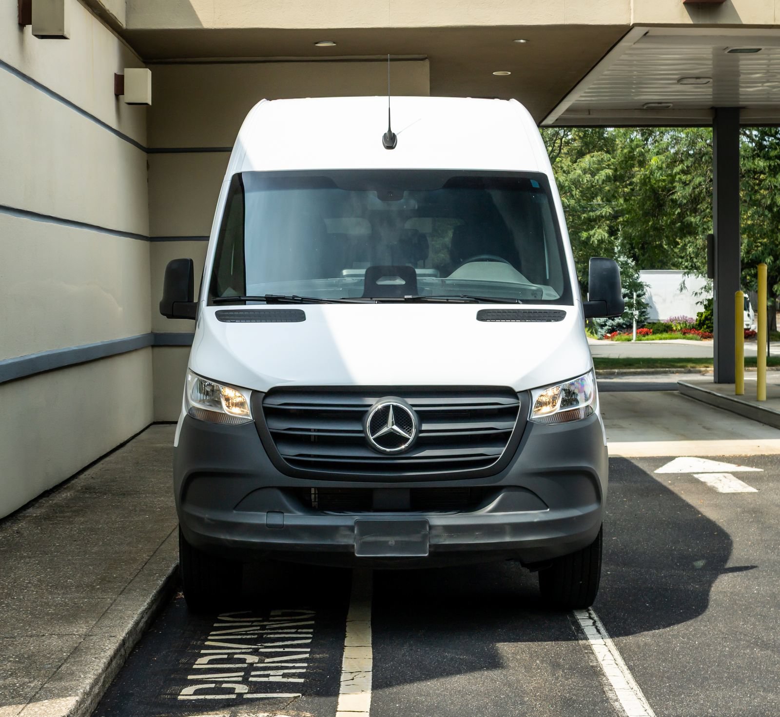Used 2025 Mercedes-Benz Sprinter 2500 video 2