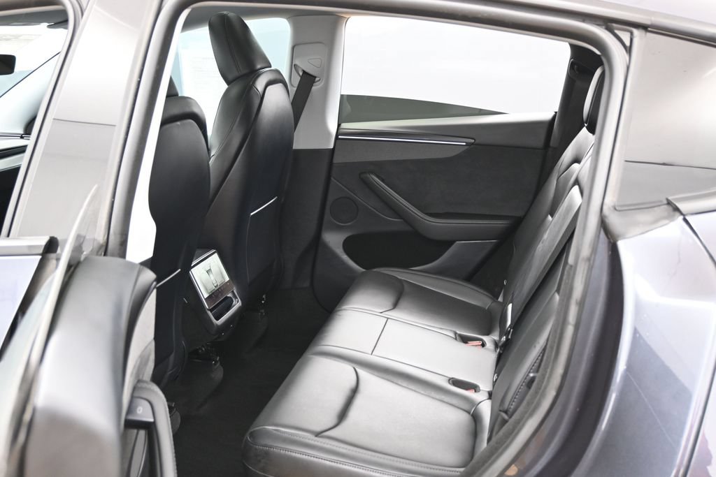 Used 2026 Tesla Model Y Long Range RWD image 38