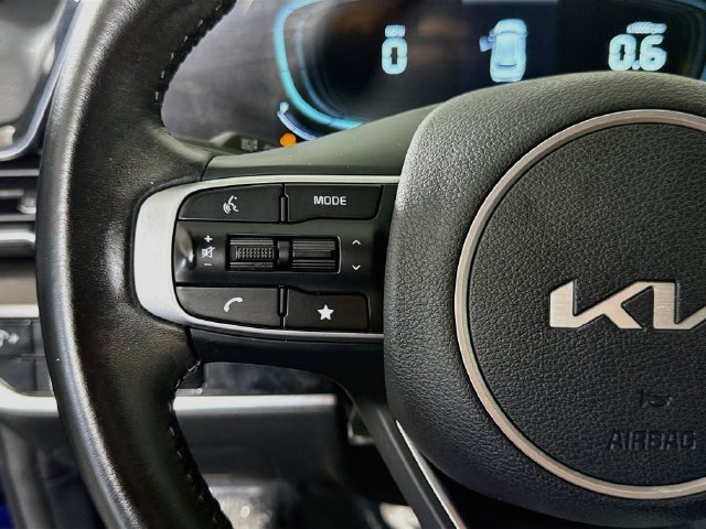 Used 2025 Kia Sportage EX FWD image 13