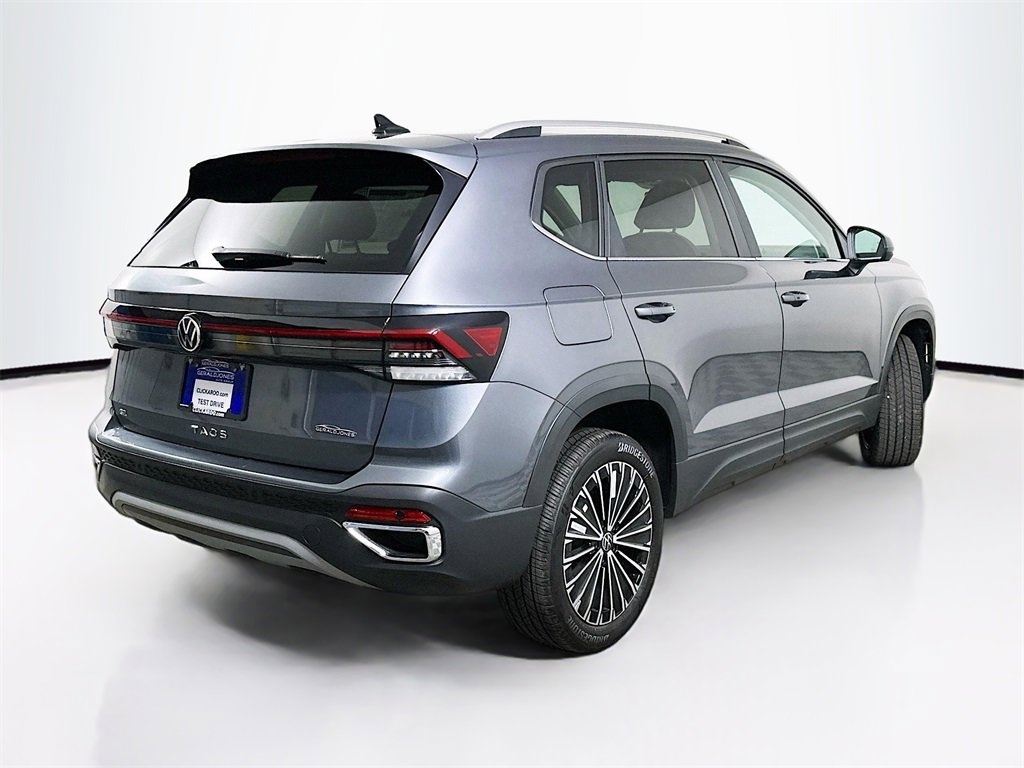 New 2025 Volkswagen Taos SE image 7
