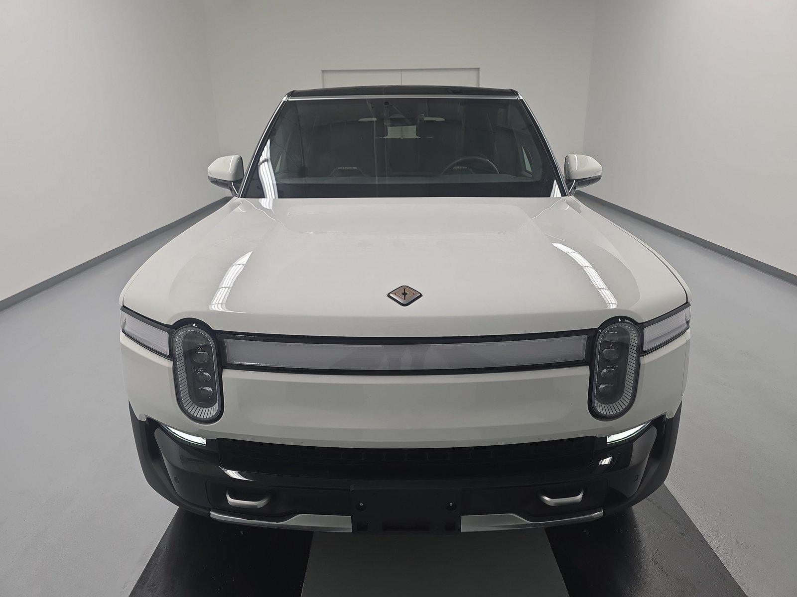 Used 2024 Rivian R1S Adventure Quad AWD/4WD image 8