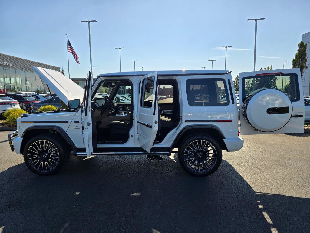 Used 2025 Mercedes-Benz G 63 AMG 4MATIC image 11