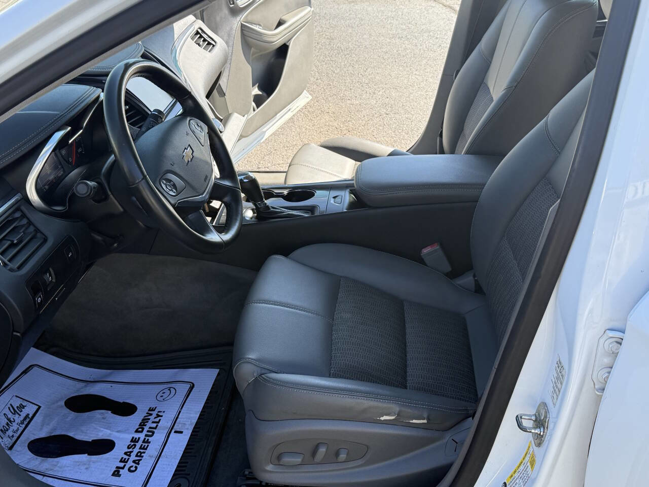 Used 2016 Chevrolet Impala LT FWD image 12